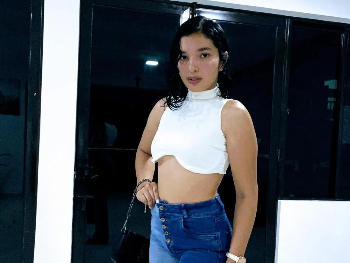 Imagen de perfil de modelo de cámara web de millyroose
