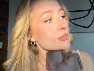 Imagen de perfil de modelo de cámara web de JuliaJue