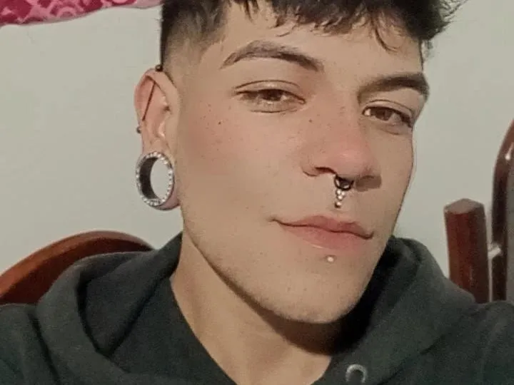 aronsmithh profielfoto van cam model