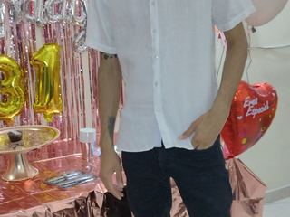 BigCockXtwo cam model profile picture