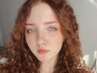 CurlyRina profilbild på webbkameramodell 