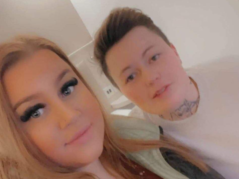 TwoGirlsOneCamxox profilbild på webbkameramodell