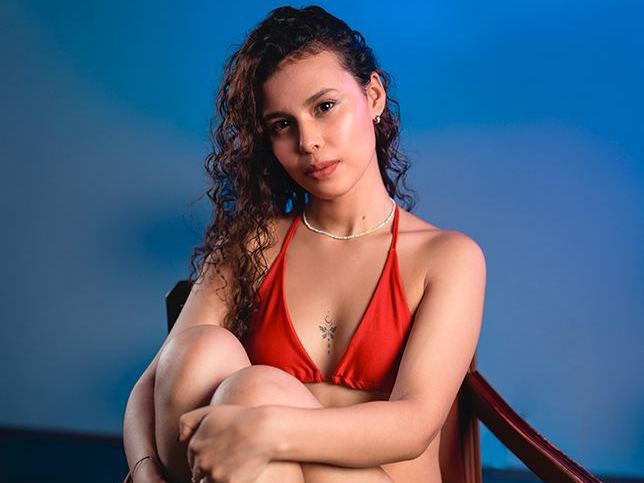 Image de profil du modèle de webcam aliciapearl