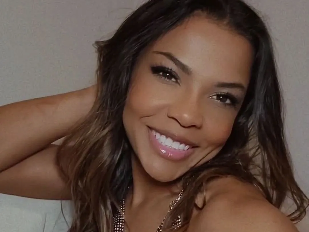 AngelFire1994 profielfoto van cam model