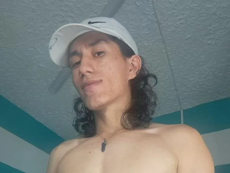 Image de profil du modèle de webcam ALEXMONROES