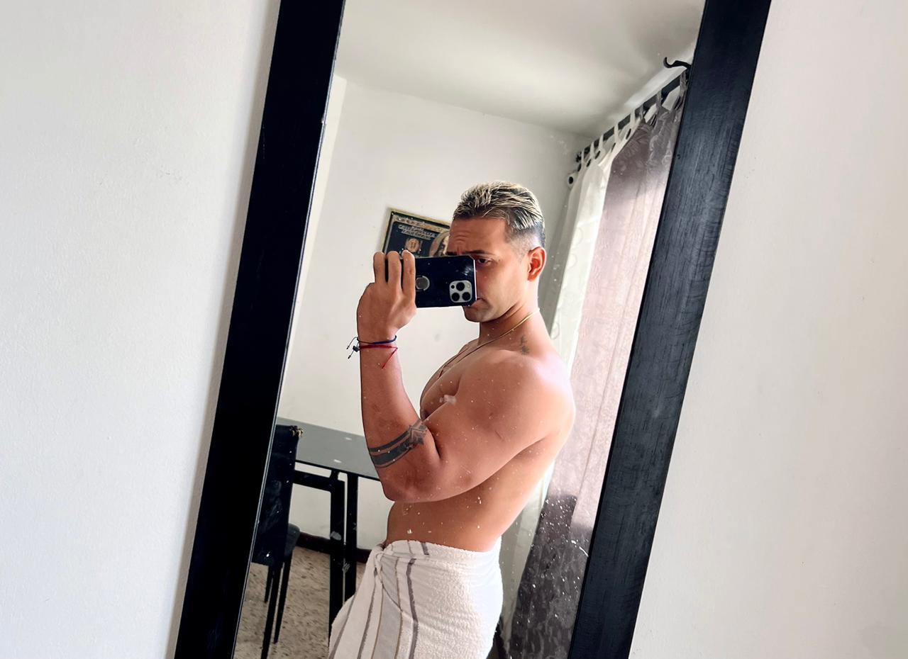 Performer AlexGrey77 Photo 4