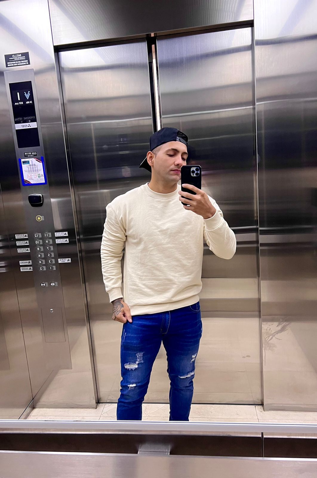 Performer AlexGrey77 Photo 5