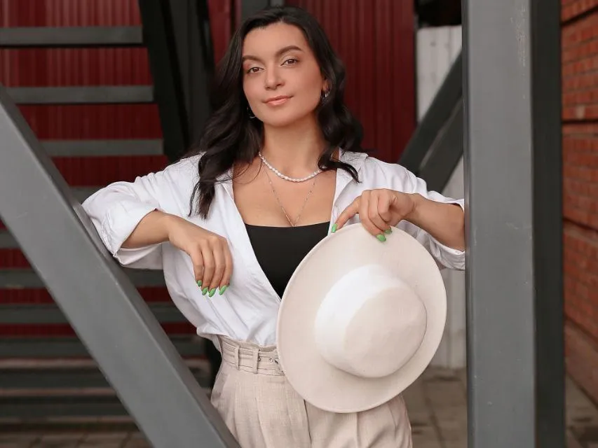 Easternight cam model profile picture