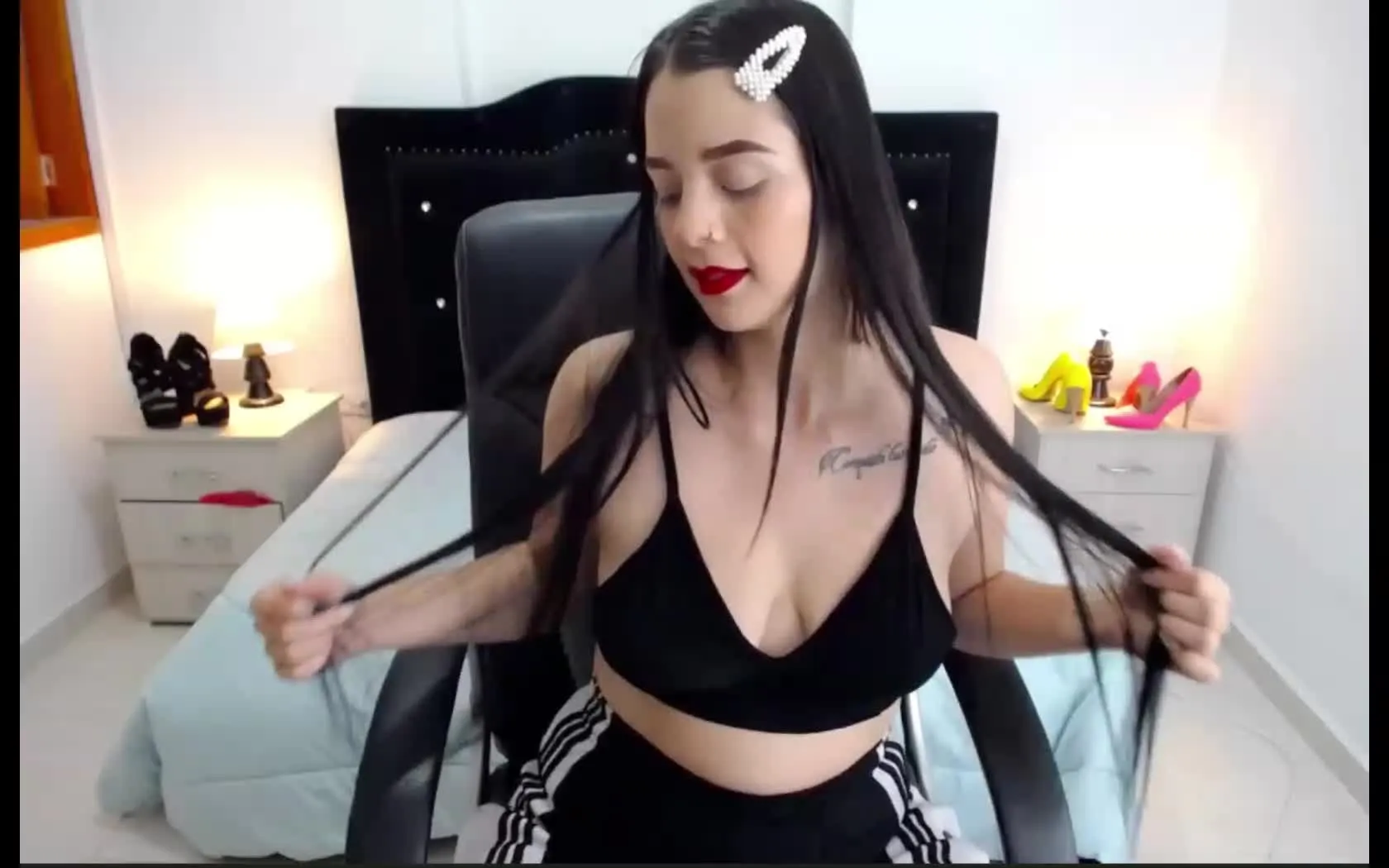Artiest Angelinaswom Video 1