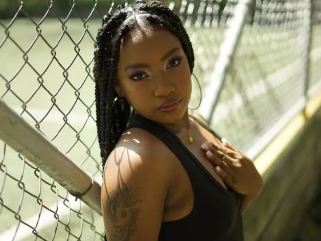 Image de profil du modèle de webcam AishaLunax