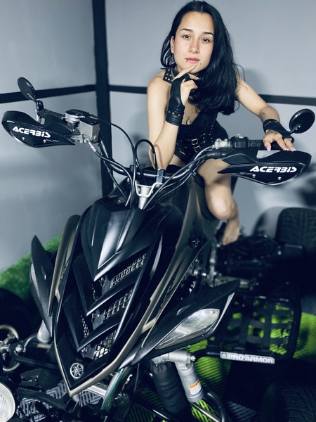 Performer AbieConors Photo 8