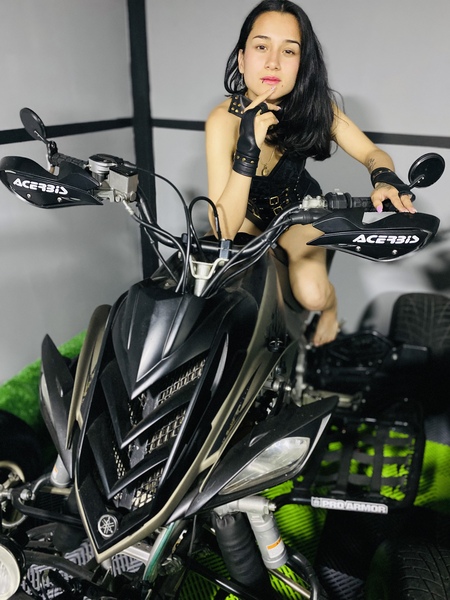 Performer AbieConors Photo 5