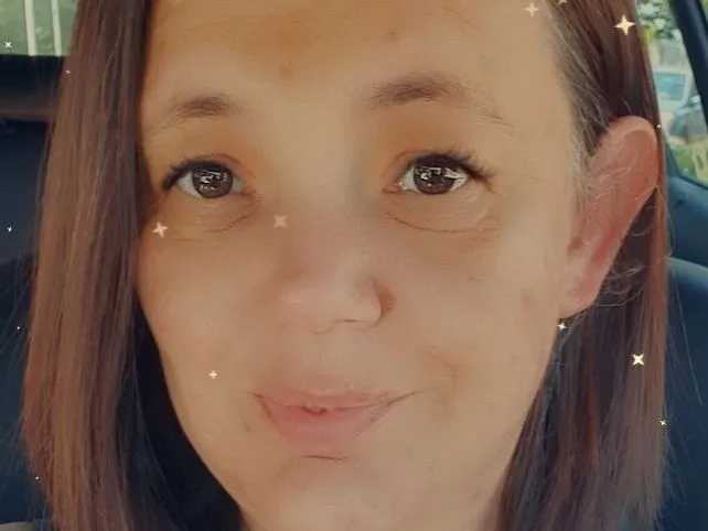 Imagen de perfil de modelo de cámara web de CurvyClare