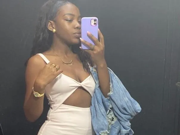 Image de profil du modèle de webcam AlessiaMosquera