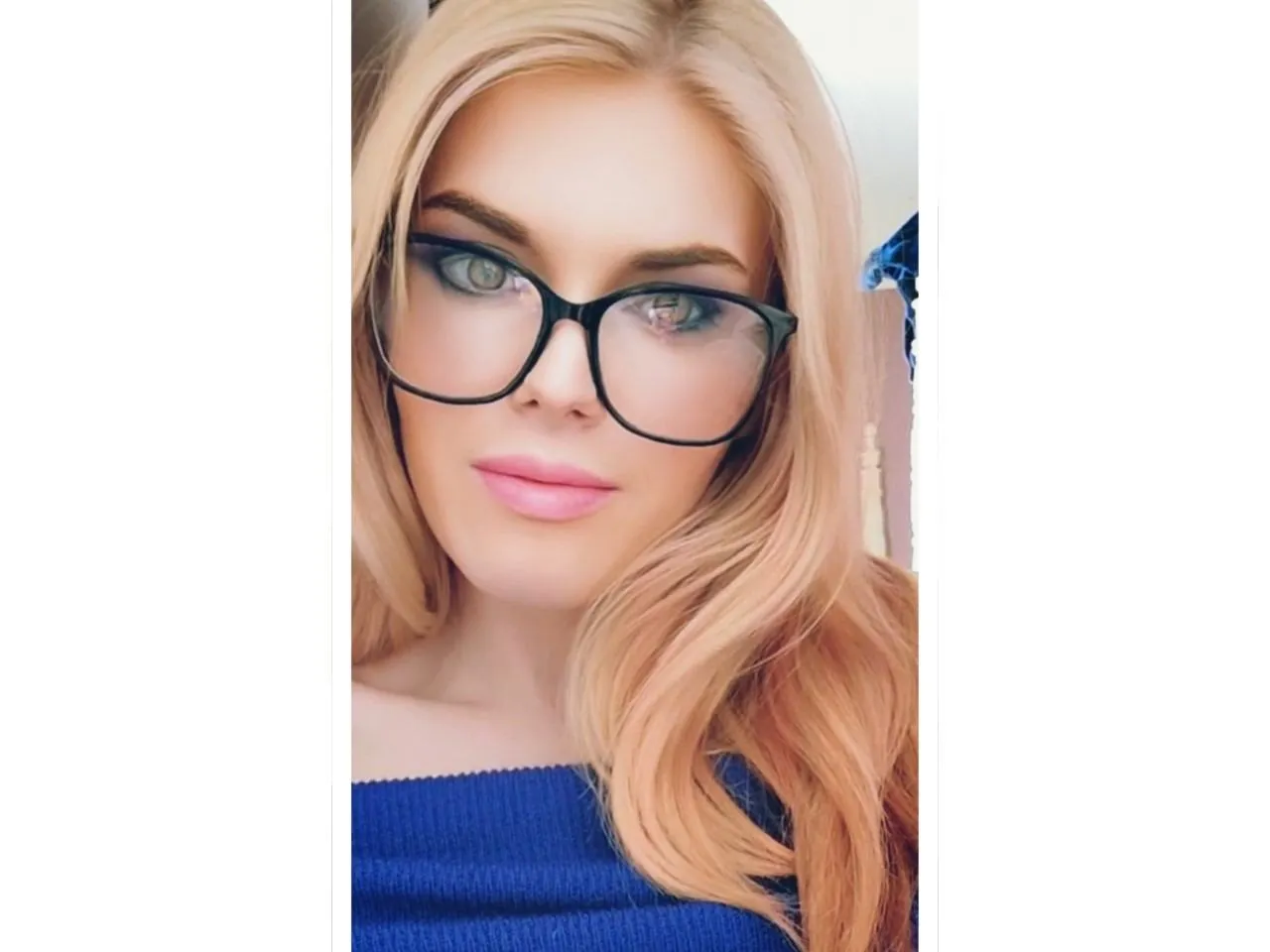 Image de profil du modèle de webcam KarissaSantorini