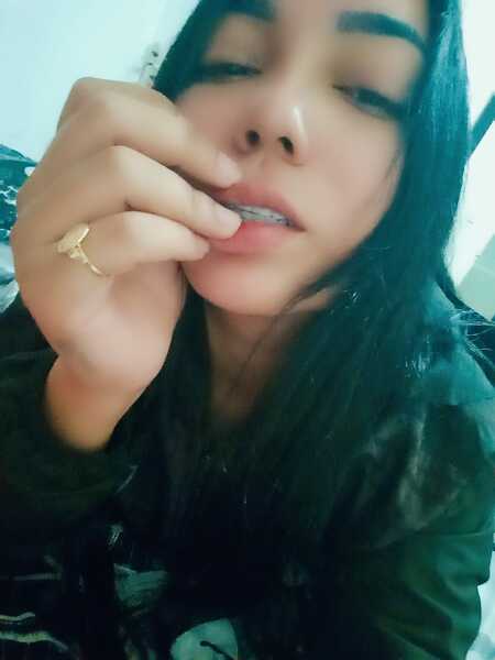 Performer hornyBabysitter Photo 3