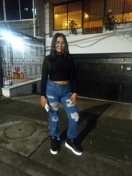 Performer hornyBabysitter Photo 4