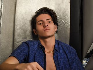 Santiago1131 profilbild på webbkameramodell