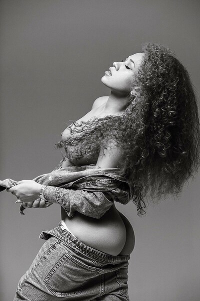 Performer ManuGiraldo Photo 9