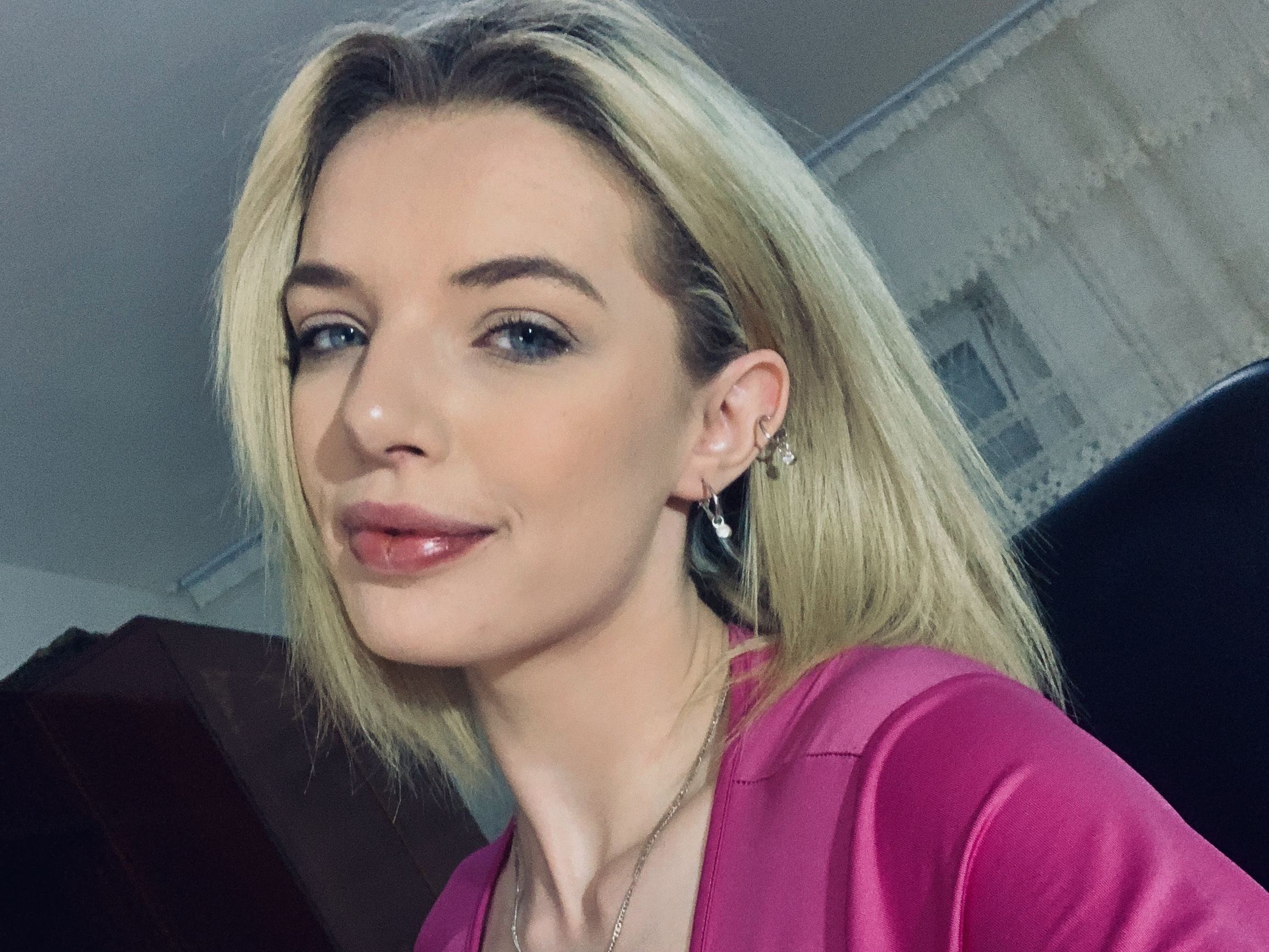 BabyAmy066 profilbild på webbkameramodell