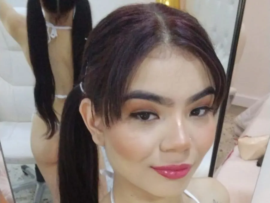 Imagen de perfil de modelo de cámara web de SofiiHiromi