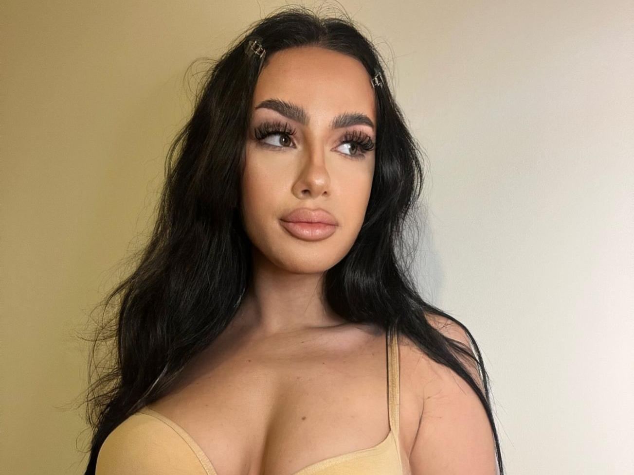 LuanaDessX cam model profile picture