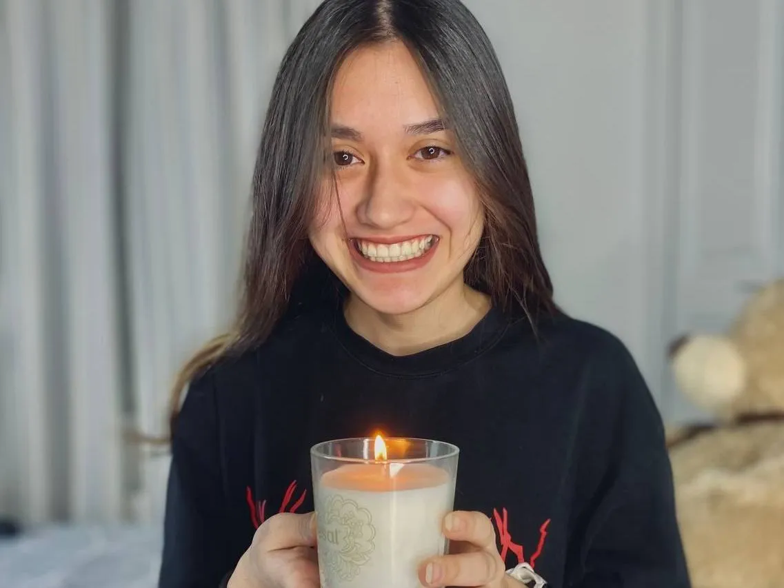 EmmyNils Profilbild des Cam-Modells