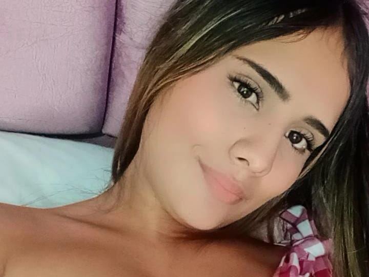 AnnieCute18 profilbild på webbkameramodell 