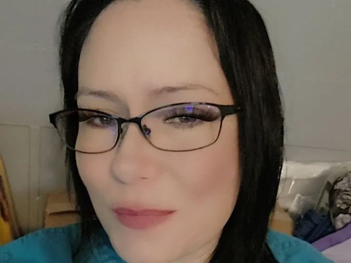 IwnaBwatched profilbild på webbkameramodell