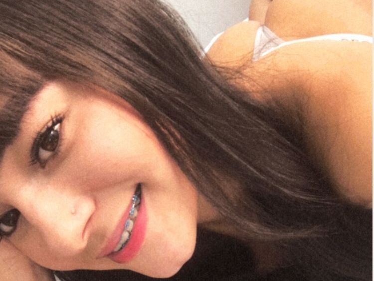 Imagen de perfil de modelo de cámara web de Charloteejoness