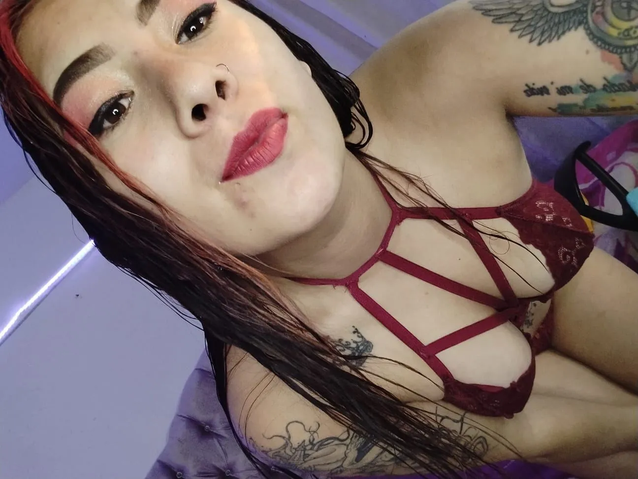 AnnyRoousee profilbild på webbkameramodell