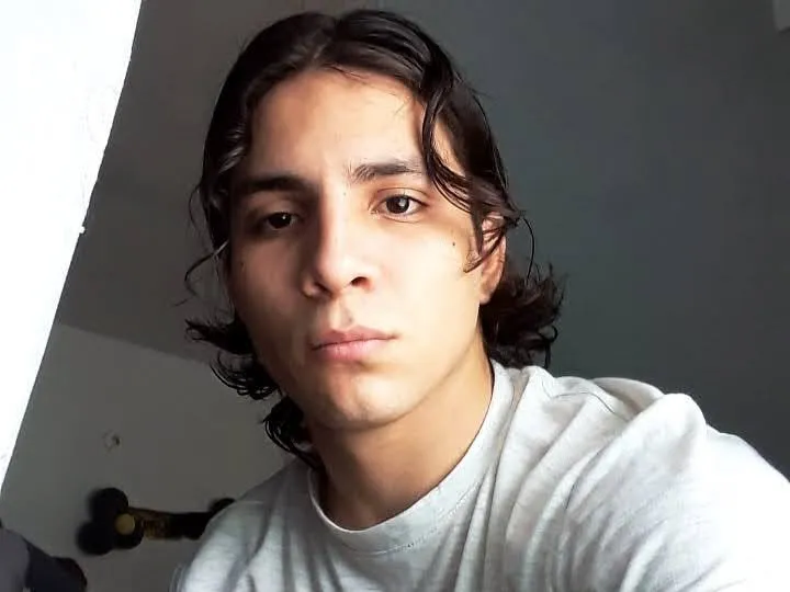 Image de profil du modèle de webcam GuzzSmith