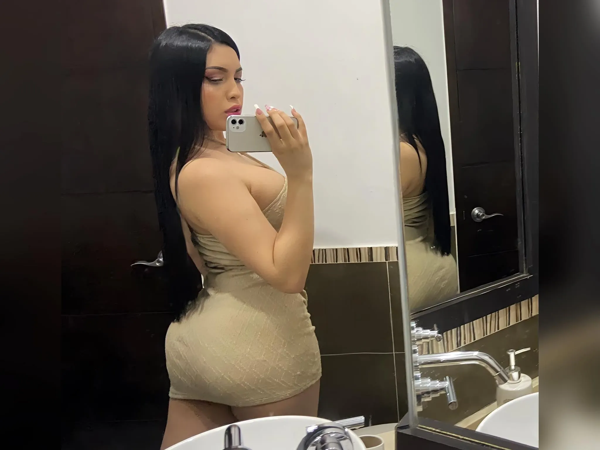 Imagen de perfil de modelo de cámara web de AlessiaGarciaa