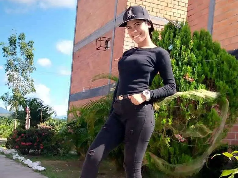 Emmapoulsen cam model profile picture