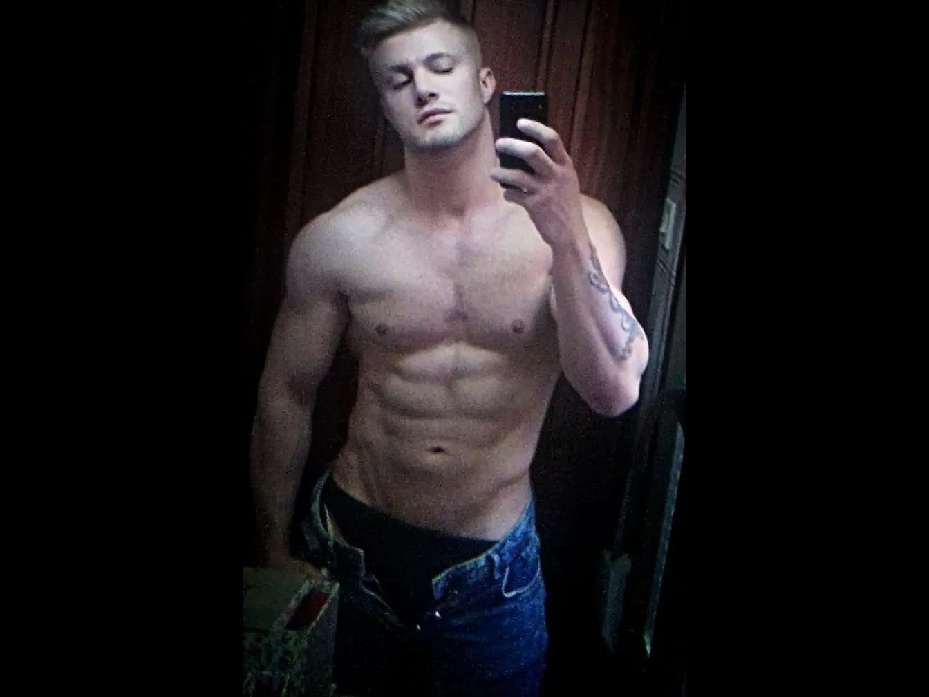 Image de profil du modèle de webcam ShreddedGod
