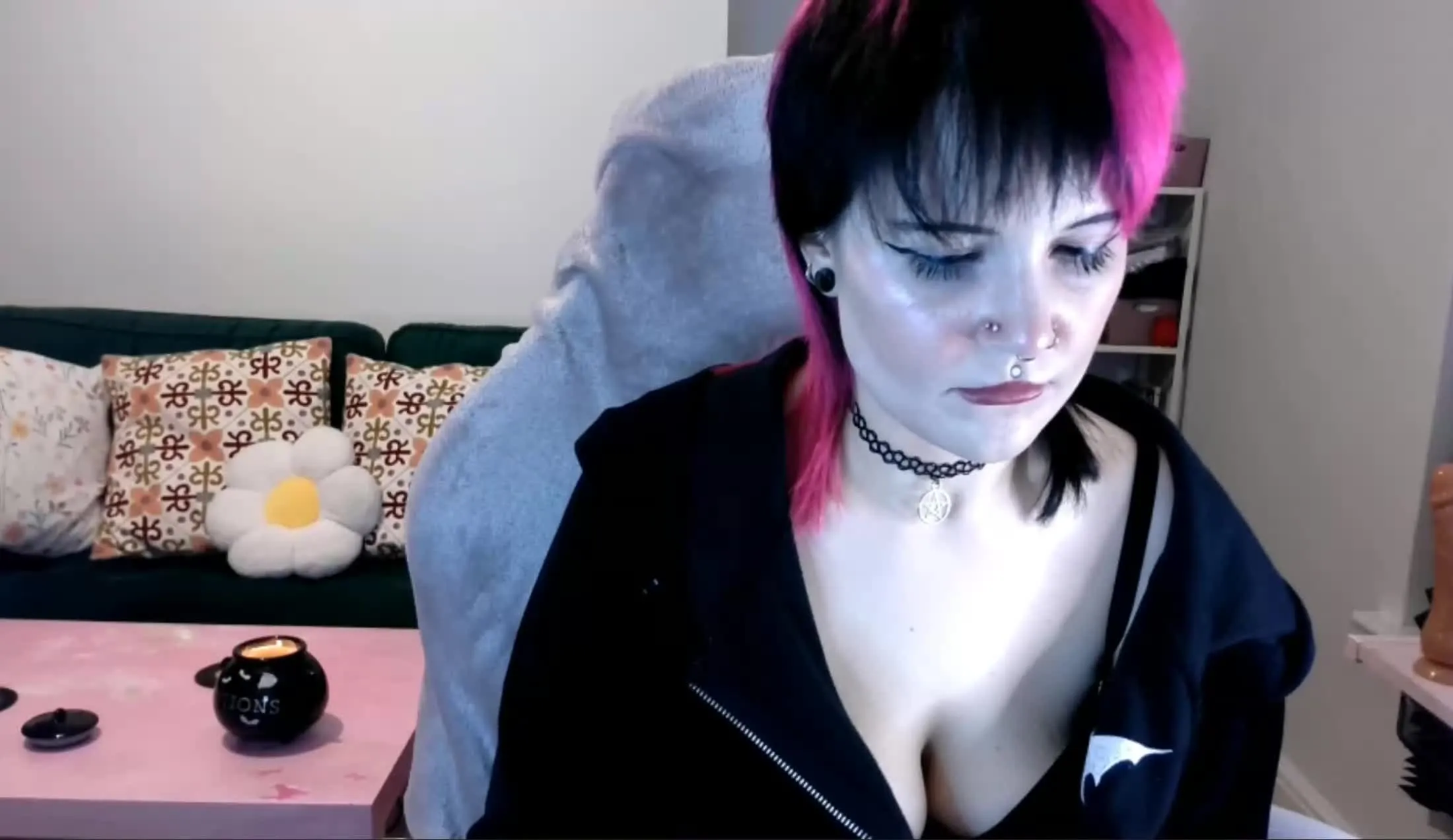 Artist Miss_Rubyy Video 2