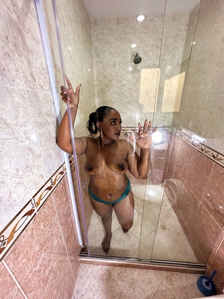 Interprete LucyRowen Foto 4