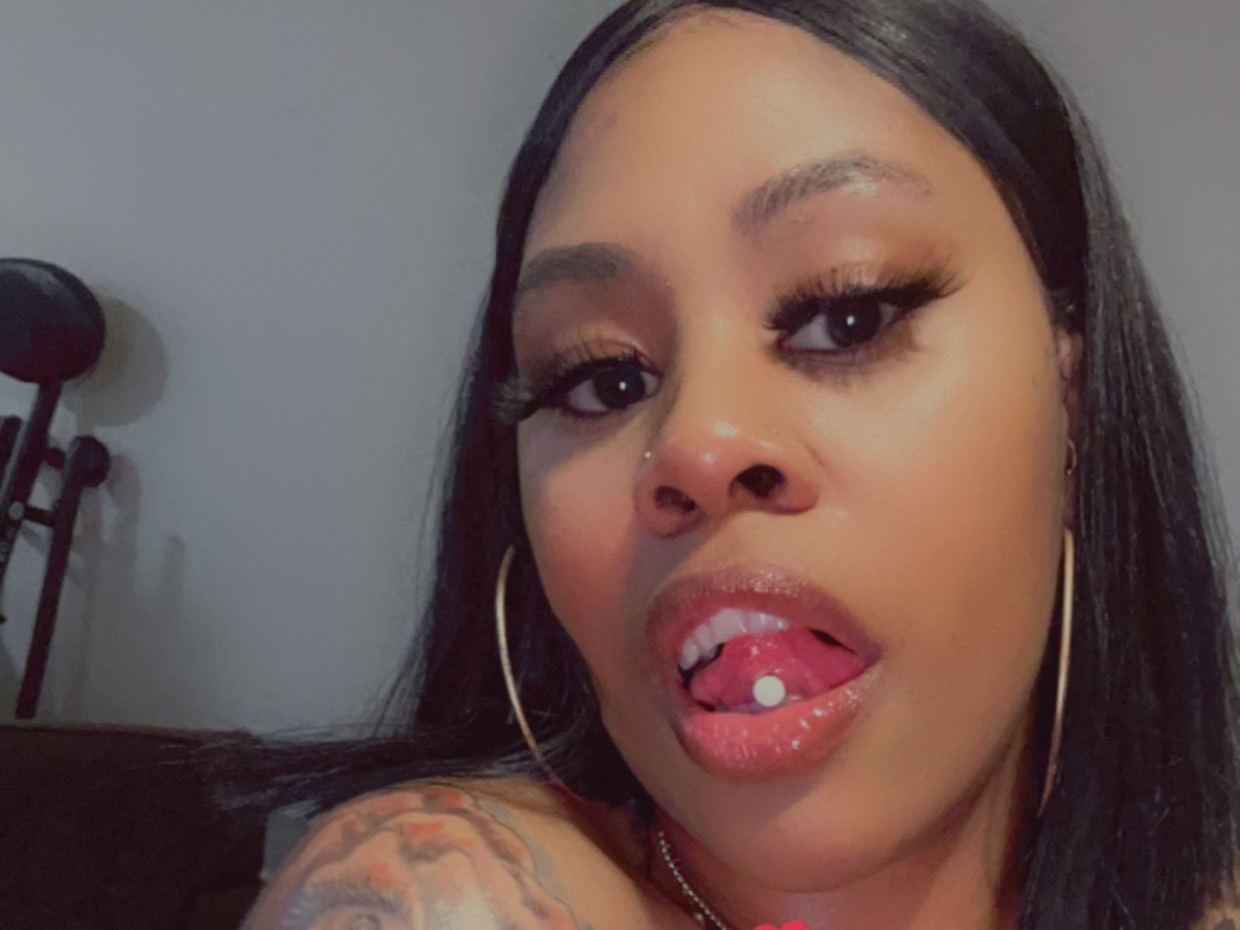 RainyDayz cam model profile picture