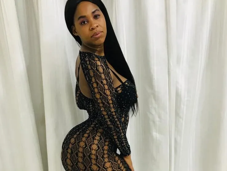 Image de profil du modèle de webcam BOTYLICIOUSEBABE32