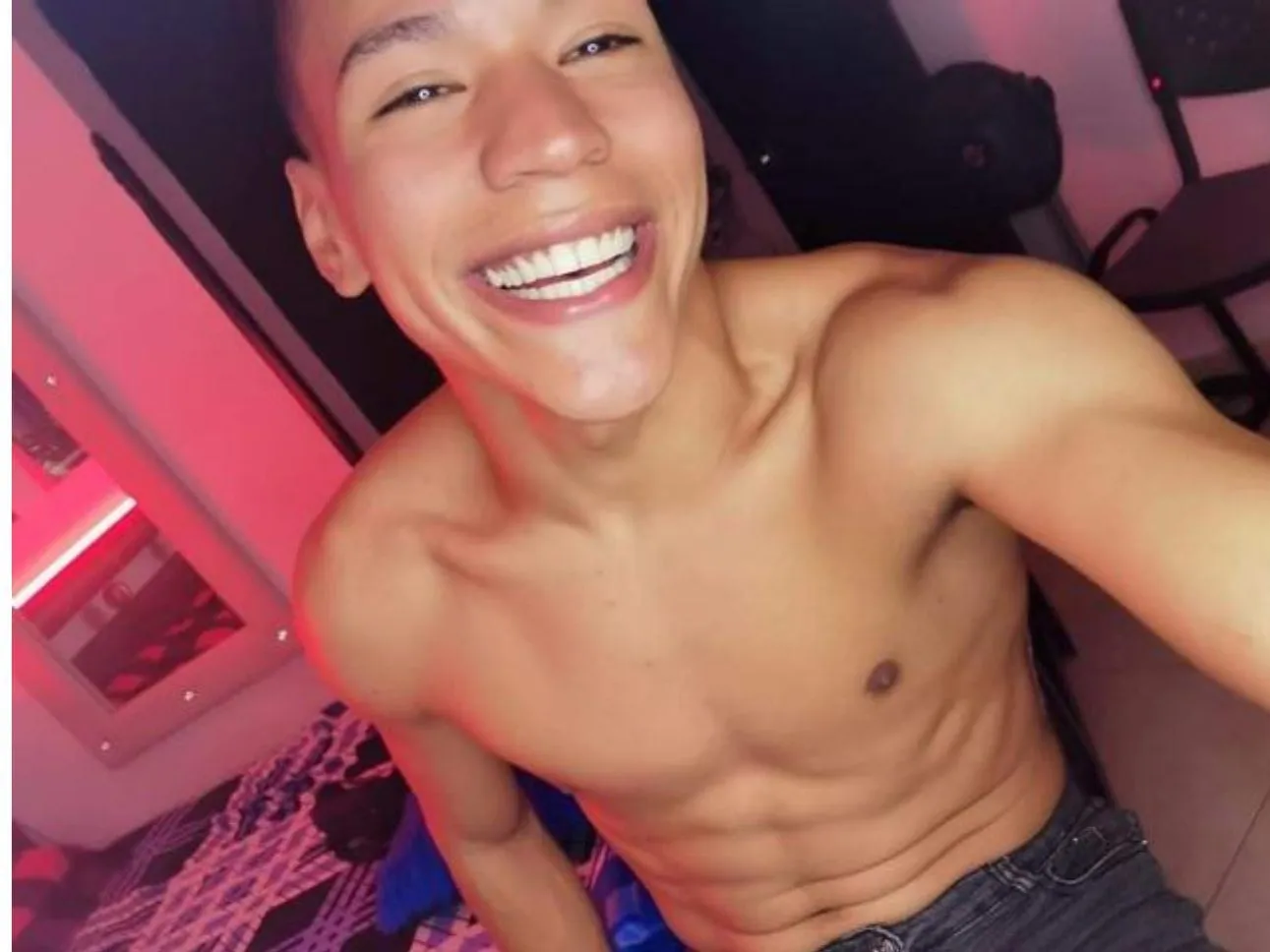 Foto de perfil de modelo de webcam de kinortega