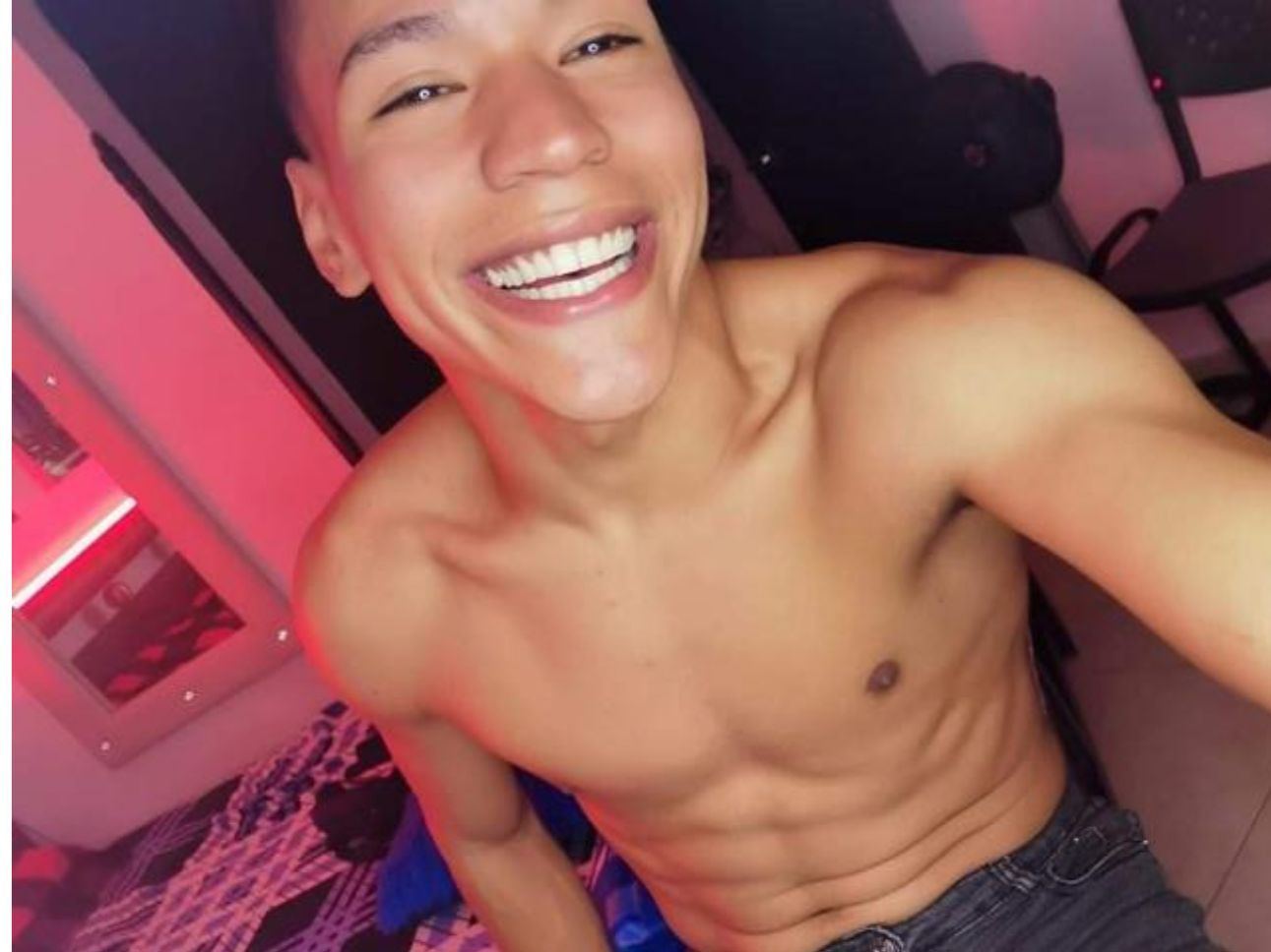 Image de profil du modèle de webcam kinortega