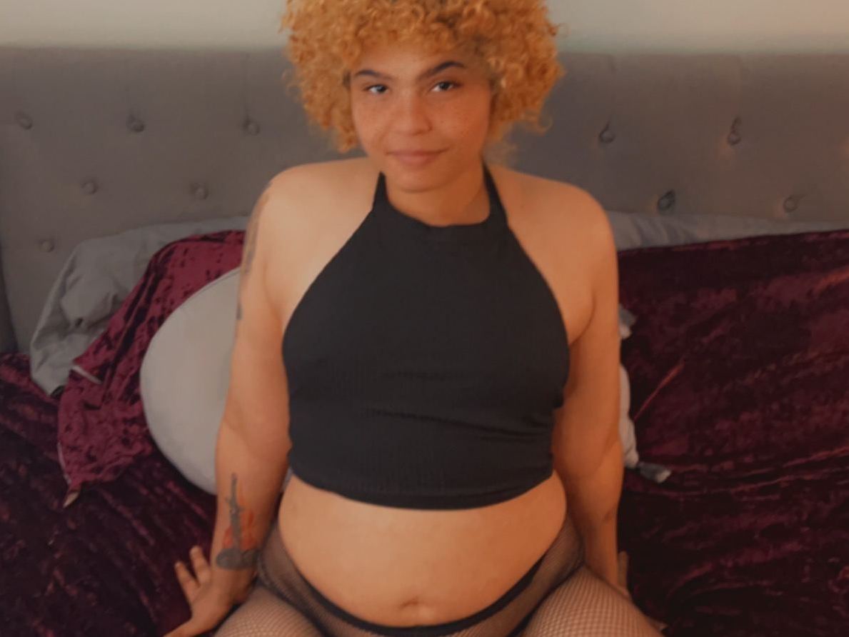 Imagen de perfil de modelo de cámara web de SaiyansHeiress