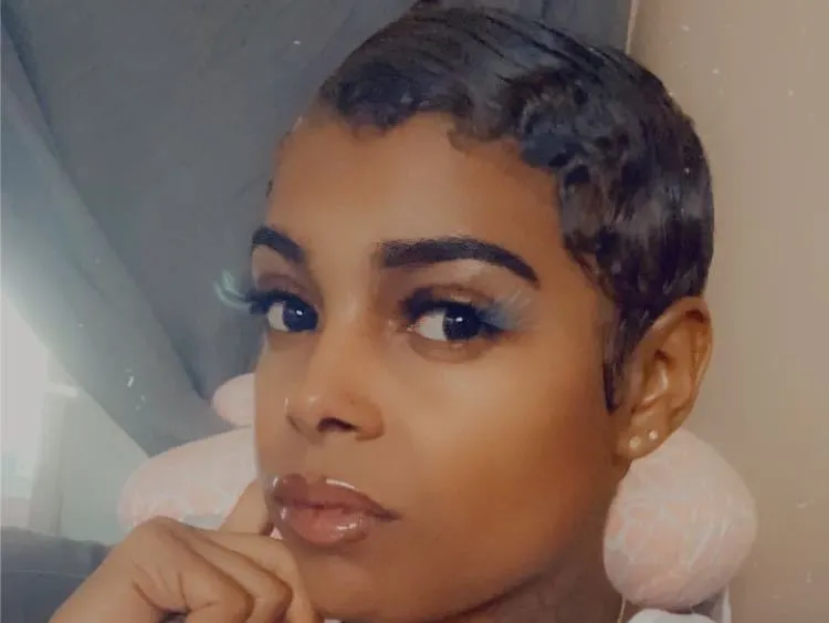 Imagen de perfil de modelo de cámara web de RoyalAmark