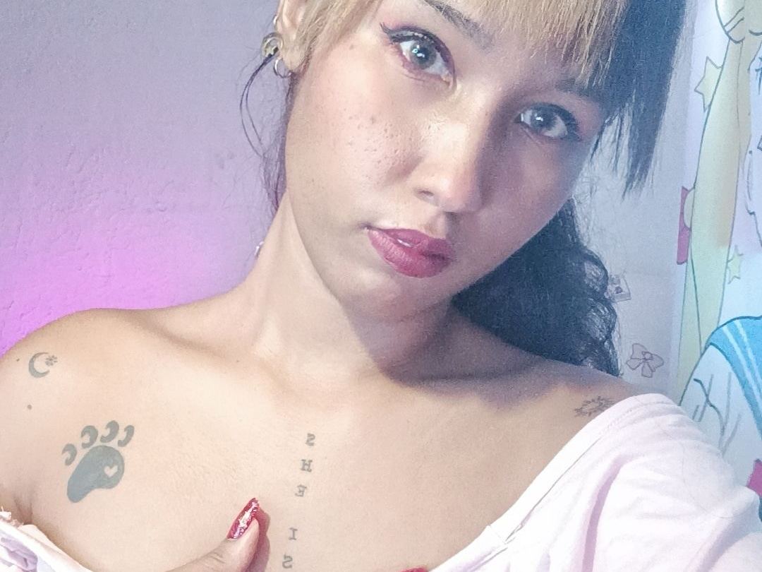 Imagen de perfil de modelo de cámara web de CherryCum69