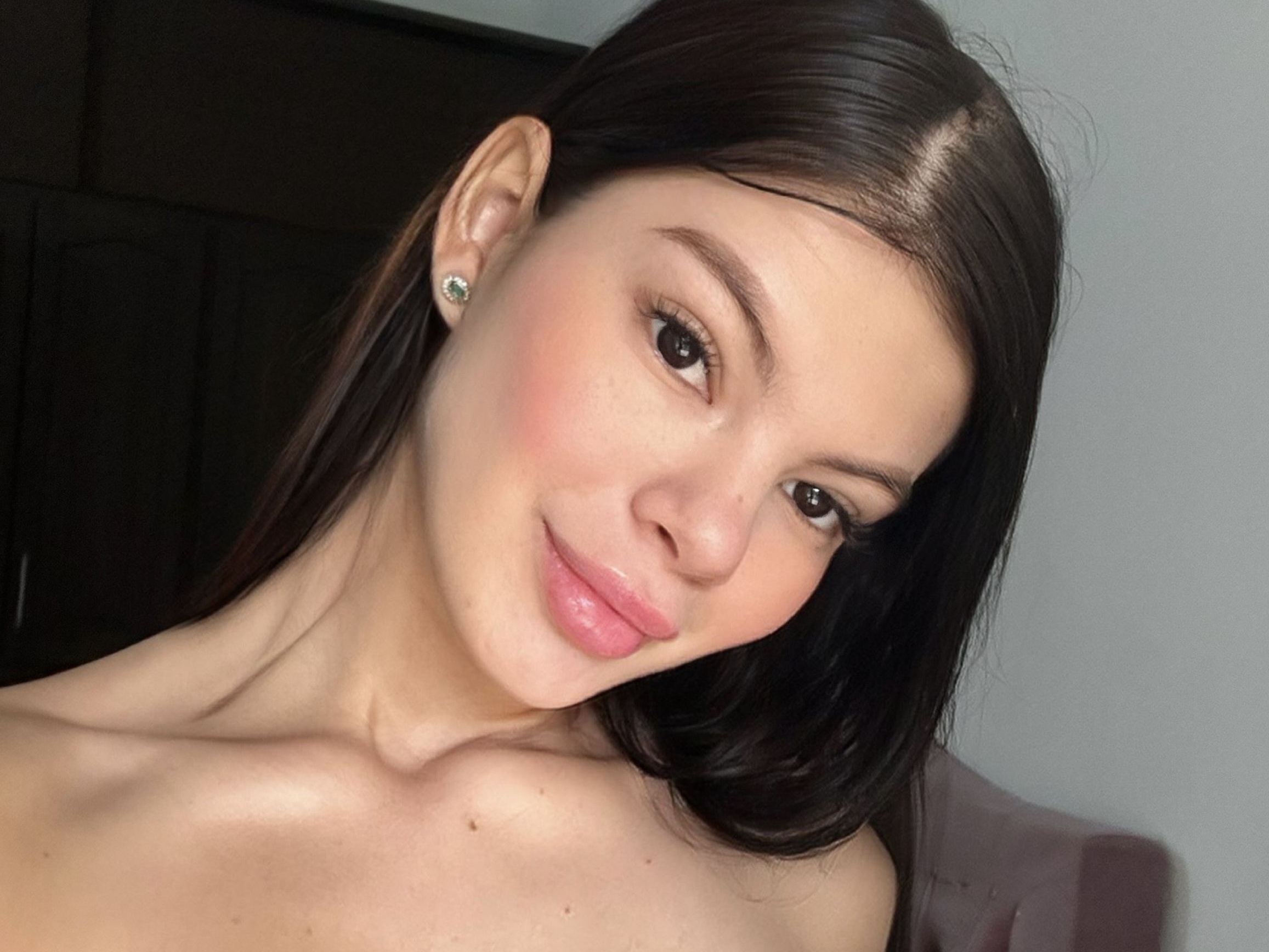 Imagen de perfil de modelo de cámara web de saritaramos