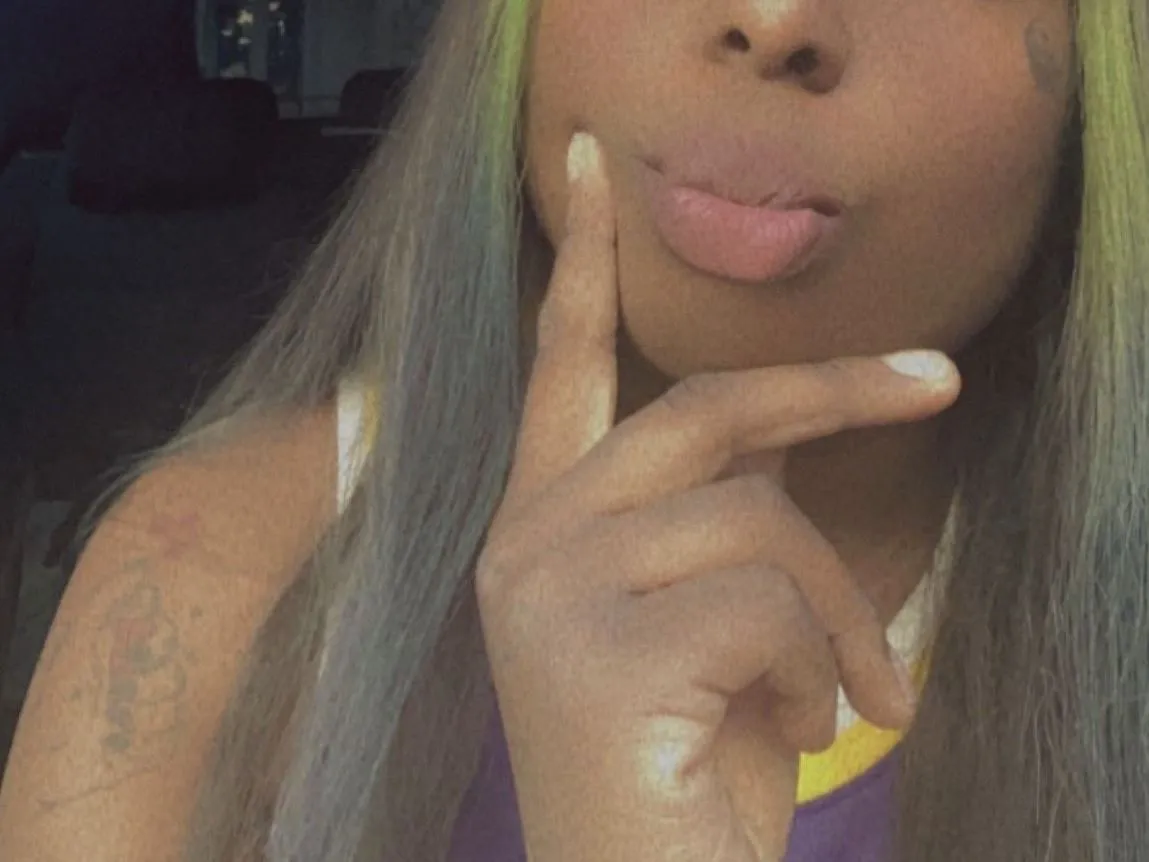 Alexia32 profilbild på webbkameramodell