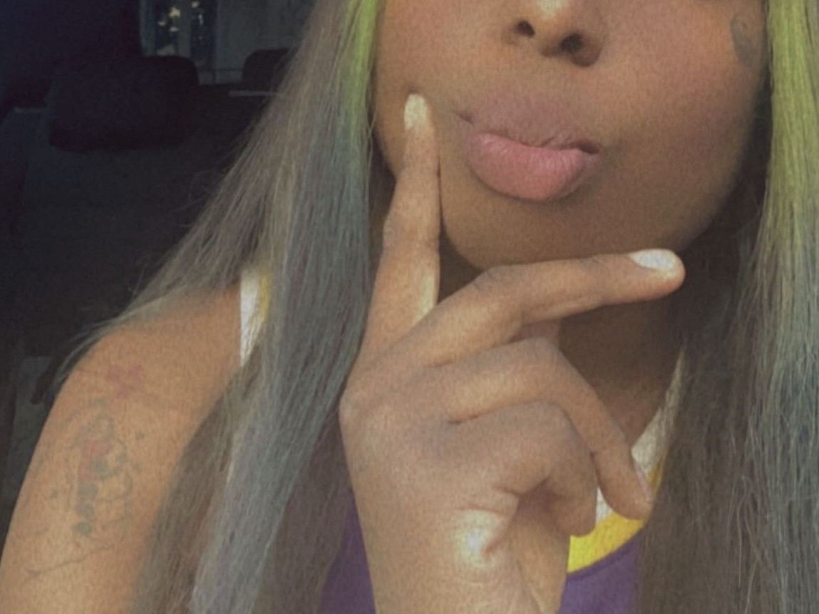 Alexia32 profilbild på webbkameramodell