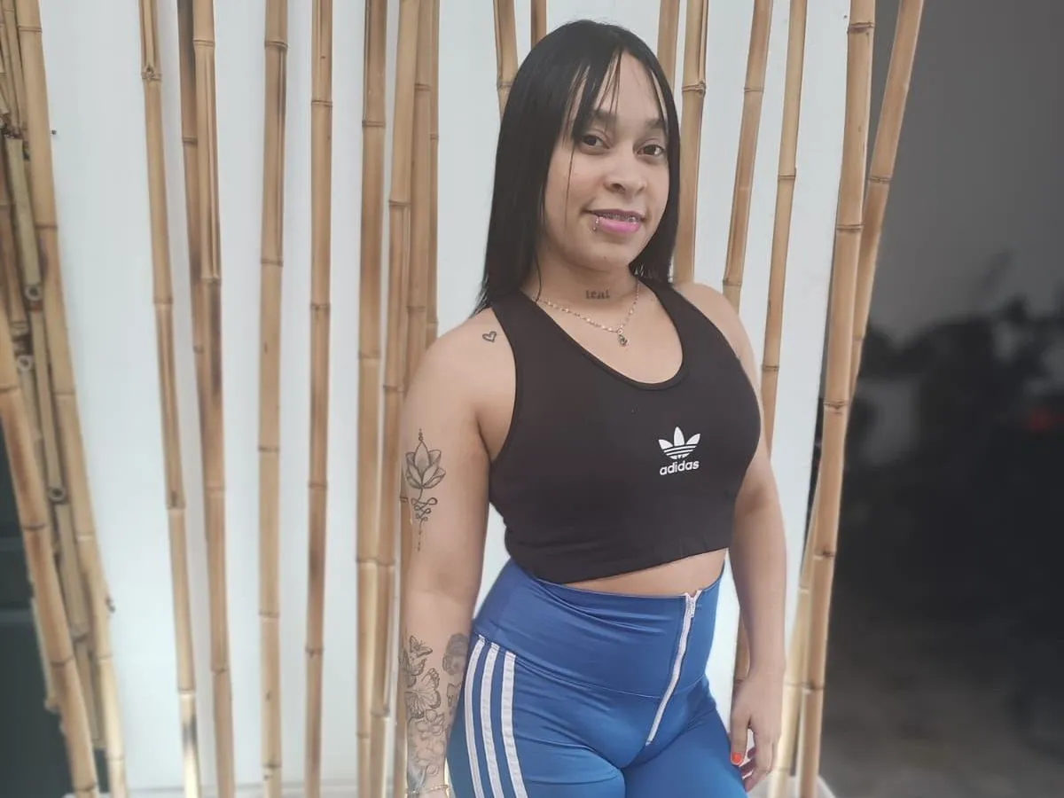 Image de profil du modèle de webcam sexcalientes