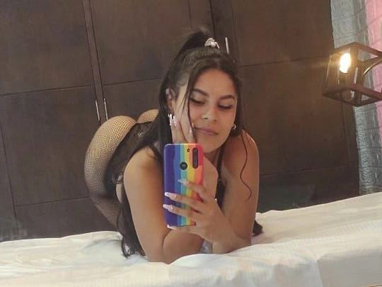 BellaThompsson immagine del profilo del modello di cam