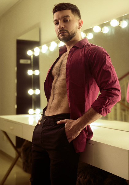 Performer JhonThan Photo 6